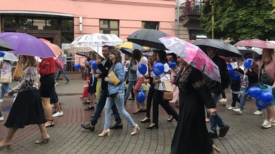 До 30-ї річниці Незалежності в Івано-Франківську стартувала хода ровесників України До 30-ї річниці Незалежності в Івано-Франківську стартувала хода ровесників України