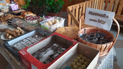 На Вінниччині учні влаштували солодку акцію, щоб допомогти ЗСУ