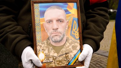 В Ужгороді попрощалися із загиблим військовим Олександром Луцьом