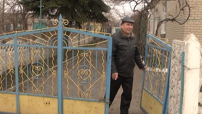 Пити не можна: у Нижніх Сірогозах на Херсонщині вода цілодобово, але поганої якості Пити не можна: у Нижніх Сірогозах на Херсонщині вода цілодобово, але поганої якості