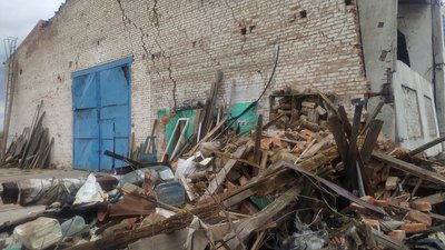 Зерносховище та приватні домогосподарства розбомбили російські війська у Кириківці, що на Охтирщині Зерносховище та приватні домогосподарства розбомбили російські війська у Кириківці, що на Охтирщині