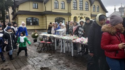 На благодійному ярмарку в Луцьку зібрали майже 20 тисяч гривень для дворічного киянина На благодійному ярмарку в Луцьку зібрали майже 20 тисяч гривень для дворічного киянина