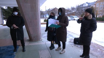 На Франківщині батьки просять повернути на роботу звільнену координаторку молодіжного простору