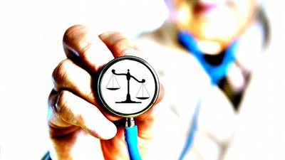 На Прикарпатті через недбалість лікаря померла дитина. Прокуратура повідомила про підозру