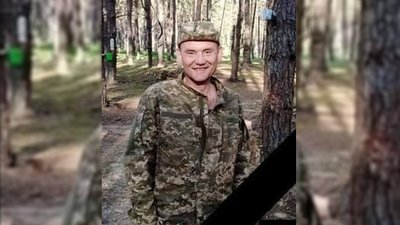На Чернігівщині попрощалися з трьома бійцями, які загинули на Сході На Чернігівщині попрощалися з трьома бійцями, які загинули на Сході