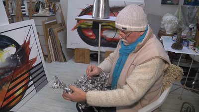 На Львівщині художник створює артоб'єкти із залишків російських ракет На Львівщині художник створює артоб'єкти із залишків російських ракет