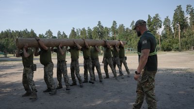 На Черкащині чемпіон світу з бодібілдингу став інструктором прикордонників