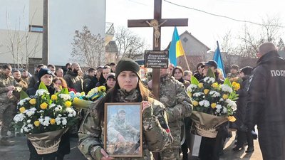 У Тернополі провели в останню дорогу кордівця Віктора Мельниченка