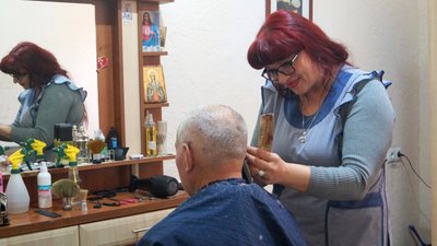 Найстаршій волонтерці – 93 роки. Як у терцентрі на Львівщині допомагають армії та переселенцям Найстаршій волонтерці – 93 роки. Як у терцентрі на Львівщині допомагають армії та переселенцям