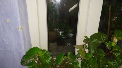 У подвір’ї миколаївської багатоповерхівки стався вибух. Травмованих немає У подвір’ї миколаївської багатоповерхівки стався вибух. Травмованих немає