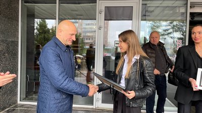 "Слава ЗСУ": у Черкасах погасили ексклюзивну благодійну марку "Слава ЗСУ": у Черкасах погасили ексклюзивну благодійну марку