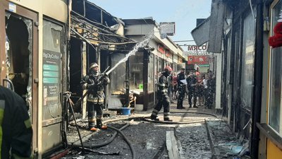 На Комунальному ринку у Харкові — пожежа На Комунальному ринку у Харкові — пожежа