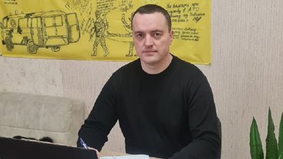 Максим Лаврик звільняється з посади помічника ветерана