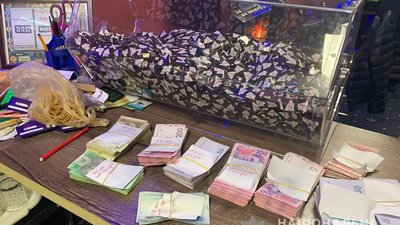 Силовики взялися за казино одночасно по всій країні Силовики взялися за казино одночасно по всій країні