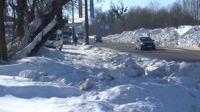 Скільки та куди вивозять сніг із доріг та вулиць Луцька