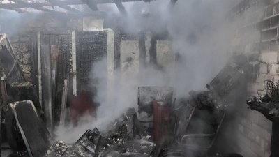 У Херсоні горів гараж із газовими балонами