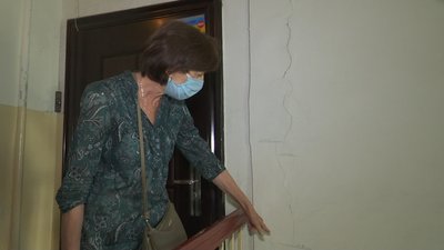 Через забудову в історичному кварталі Дніпра пішов тріщинами будинок – репортаж