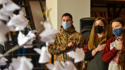 Ангели пам'яті. В Одесі вшанували Героїв Небесної Сотні — ФОТО Ангели пам'яті. В Одесі вшанували Героїв Небесної Сотні — ФОТО