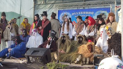 Два прикарпатські села об'єдналися, щоб провести різдвяний фестиваль Два прикарпатські села об'єдналися, щоб провести різдвяний фестиваль