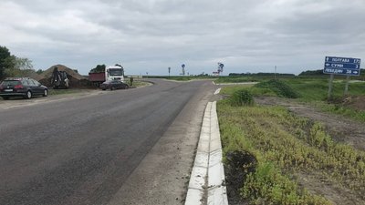 Вибоїни, необлаштовані узбіччя — результати перевірки ремонту дороги Суми-Полтава
