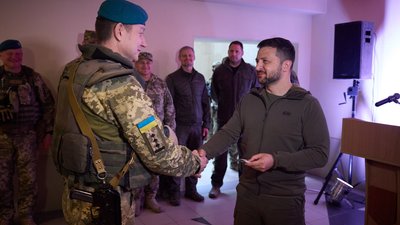 Президент Зеленський вручив нагороди морпіхам одеської бригади