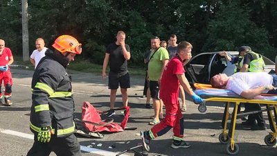 Аварія поблизу Луцька: семеро людей травмувалися, серед них – дитина