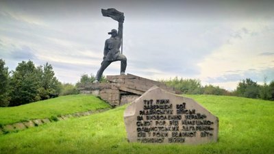 В Ужгороді розпочнуть демонтаж пам'ятника радянським воїнам на кордоні зі Словаччиною