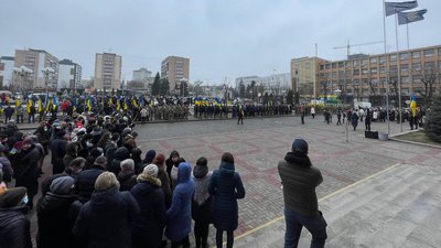 У Черкасах розгорнули прапор єднання. Фоторепортаж У Черкасах розгорнули прапор єднання. Фоторепортаж