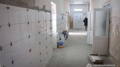 У Чернівецькій обласній лікарні ремонтують відділення реанімації У Чернівецькій обласній лікарні ремонтують відділення реанімації