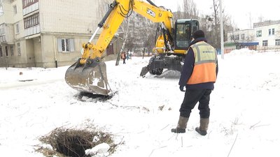 У Житомирі ліквідують порив колектора У Житомирі ліквідують порив колектора