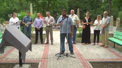 У Запоріжжі відкрили "Меморіал хортицьких менонітів" У Запоріжжі відкрили "Меморіал хортицьких менонітів"