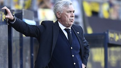 Карло Анчелотті ставав чемпіоном з "Реалом" (Іспанія), "Челсі" (Англія), "Міланом" (Італія), "Баварією" (Німеччина) та ПСЖ (Франція). Карло Анчелотті ставав чемпіоном з "Реалом" (Іспанія), "Челсі" (Англія), "Міланом" (Італія), "Баварією" (Німеччина) та ПСЖ (Франція).