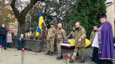 В Мукачеві попрощалися із полеглим захисником Дмитром Кафлановичем В Мукачеві попрощалися із полеглим захисником Дмитром Кафлановичем