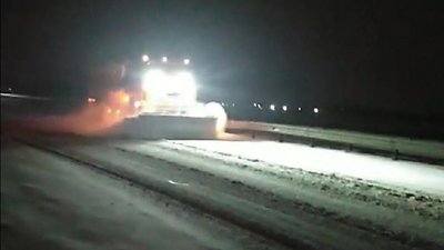 Снігопад на Житомирщині – дорожники працювали всю ніч Снігопад на Житомирщині – дорожники працювали всю ніч