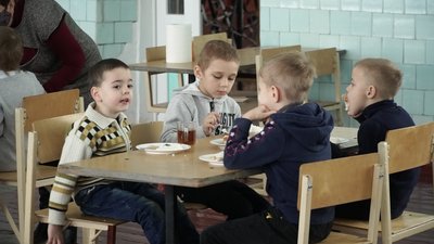 Більше овочів та фруктів: у школах Чернігова запровадили нове меню Більше овочів та фруктів: у школах Чернігова запровадили нове меню