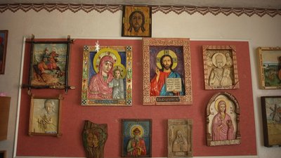 Ікони, картини та мініатюри – житомирянин Володимир Берелет 30 років різьбить по дереву Ікони, картини та мініатюри – житомирянин Володимир Берелет 30 років різьбить по дереву