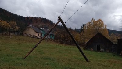 Після буревію на Івано-Франківщині потрібно замінити понад сотню електроопор — "Прикарпаттяобленерго"