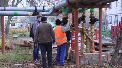 Два місяці без тепла та гарячої води: у Полтаві почали ремонт трубопроводу, на якому був прорив Два місяці без тепла та гарячої води: у Полтаві почали ремонт трубопроводу, на якому був прорив