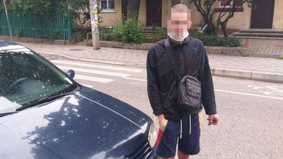 Без прав і з чужими документами. У Франківську затримали водія-порушника