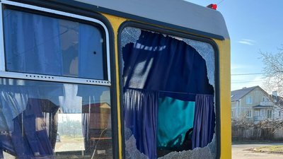 Російська армія атакувала дроном маршрутку у Херсоні: поранені п'ятеро людей