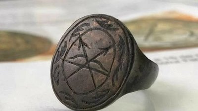 Музей історії Дніпра поповнився раритетом – перснем-печаткою XVIII століття