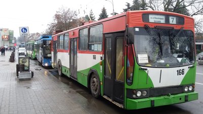У Рівному стояли тролейбуси. Стало відомо чому У Рівному стояли тролейбуси. Стало відомо чому