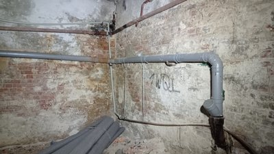 У Полтаві мешканці дому хочуть, аби ЖЕО відремонтувало внутрішні мережі У Полтаві мешканці дому хочуть, аби ЖЕО відремонтувало внутрішні мережі