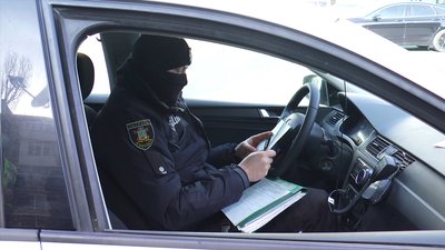Миколаївські патрульні перевірили міських перевізників на дотримання карантинних обмежень Миколаївські патрульні перевірили міських перевізників на дотримання карантинних обмежень