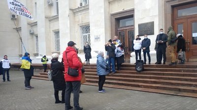 Або всі працюють, або всі на локдауні. У Херсоні мітингували підприємці Або всі працюють, або всі на локдауні. У Херсоні мітингували підприємці