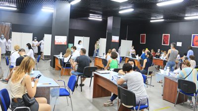 За минулу добу від COVID-19 вакцинували понад 2 тисячі мешканців Одеси За минулу добу від COVID-19 вакцинували понад 2 тисячі мешканців Одеси