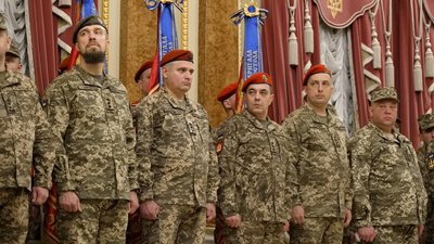 Президент України вручив командиру 44 артбригади з Тернополя почесну відзнаку Президент України вручив командиру 44 артбригади з Тернополя почесну відзнаку
