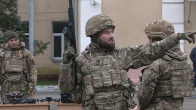 Нацгвардійці 50 полку провели для ліцеїстів військово-патріотичне навчання Нацгвардійці 50 полку провели для ліцеїстів військово-патріотичне навчання