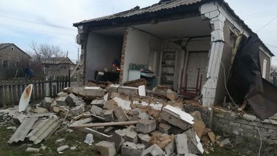 Вибух газового балона: на Донеччині рятувальники ліквідували пожежу в житловому будинку