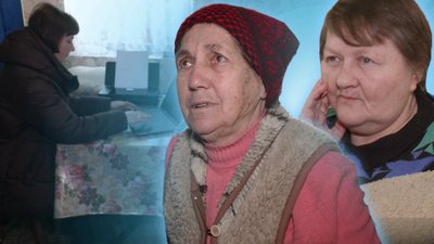 Працівники Корецького Центру адмінпослуг оформлюють документи маломобільним людям вдома